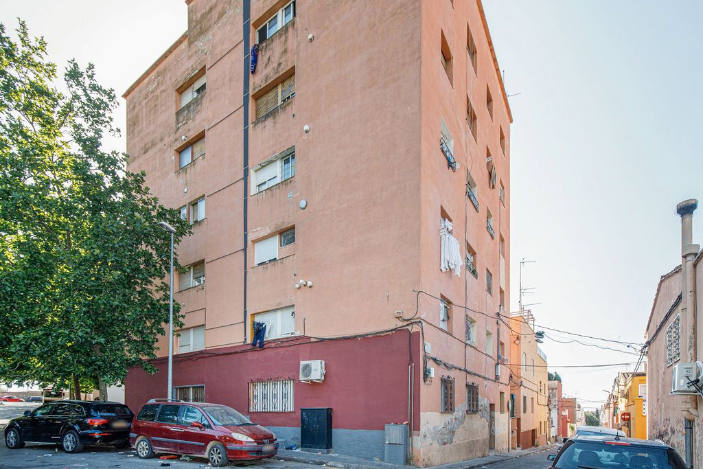 Vista exterior de Pis en venda en Figueres
