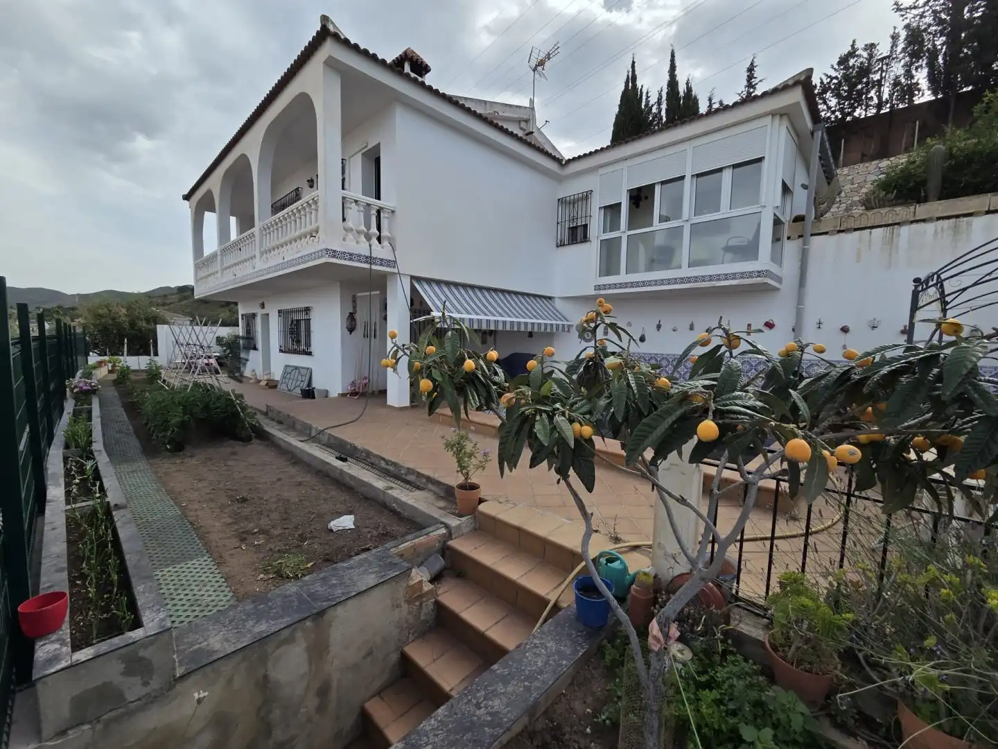 Vista exterior de Casa o xalet en venda en Málaga amb Jardí privat, Terrassa i Piscina
