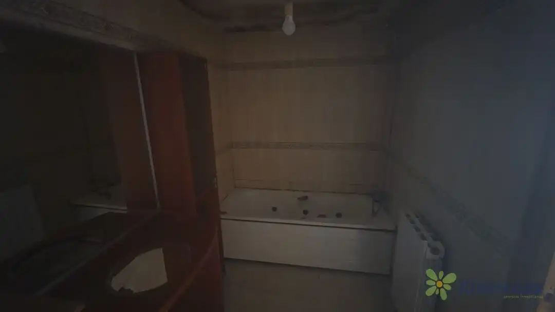 Baño de Piso en venta en Tudela con Terraza