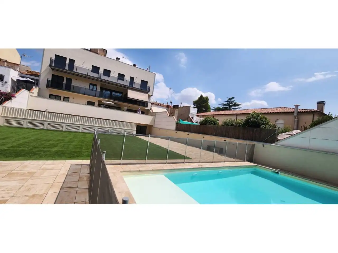 Schwimmbecken von Wohnung zur Miete in Terrassa mit Klimaanlage, Heizung und Terrasse