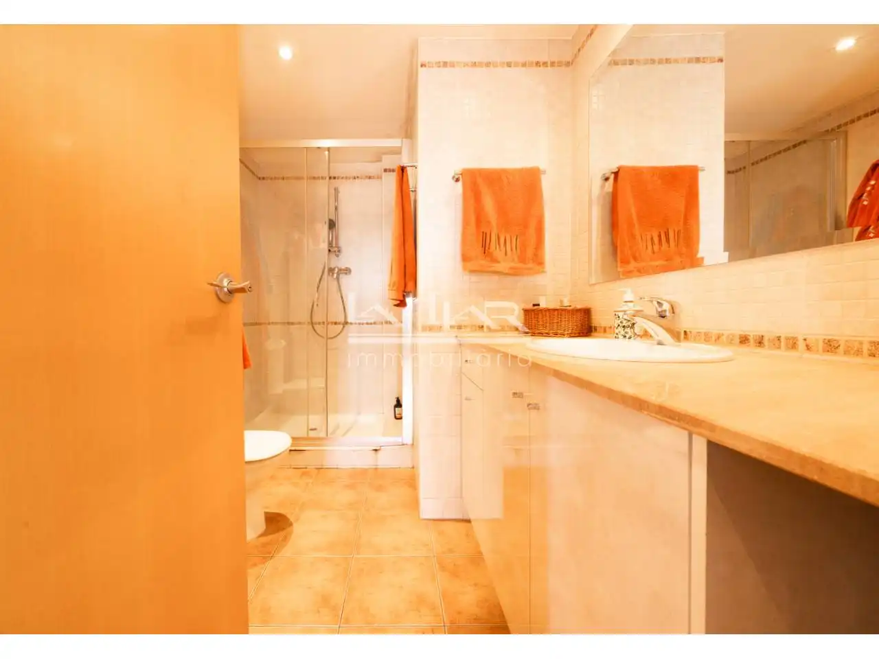 Bathroom of Flat for sale in Vic  with Air Conditioner, Heating and Parquet flooring