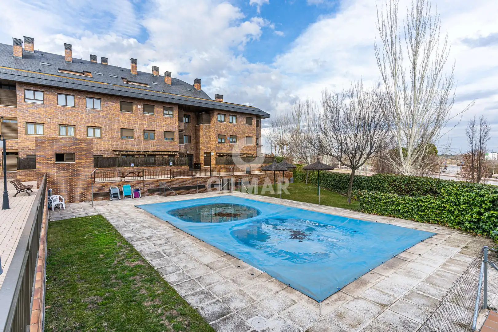Jardín de Dúplex en venta en Boadilla del Monte con Calefacción, Jardín privado y Trastero