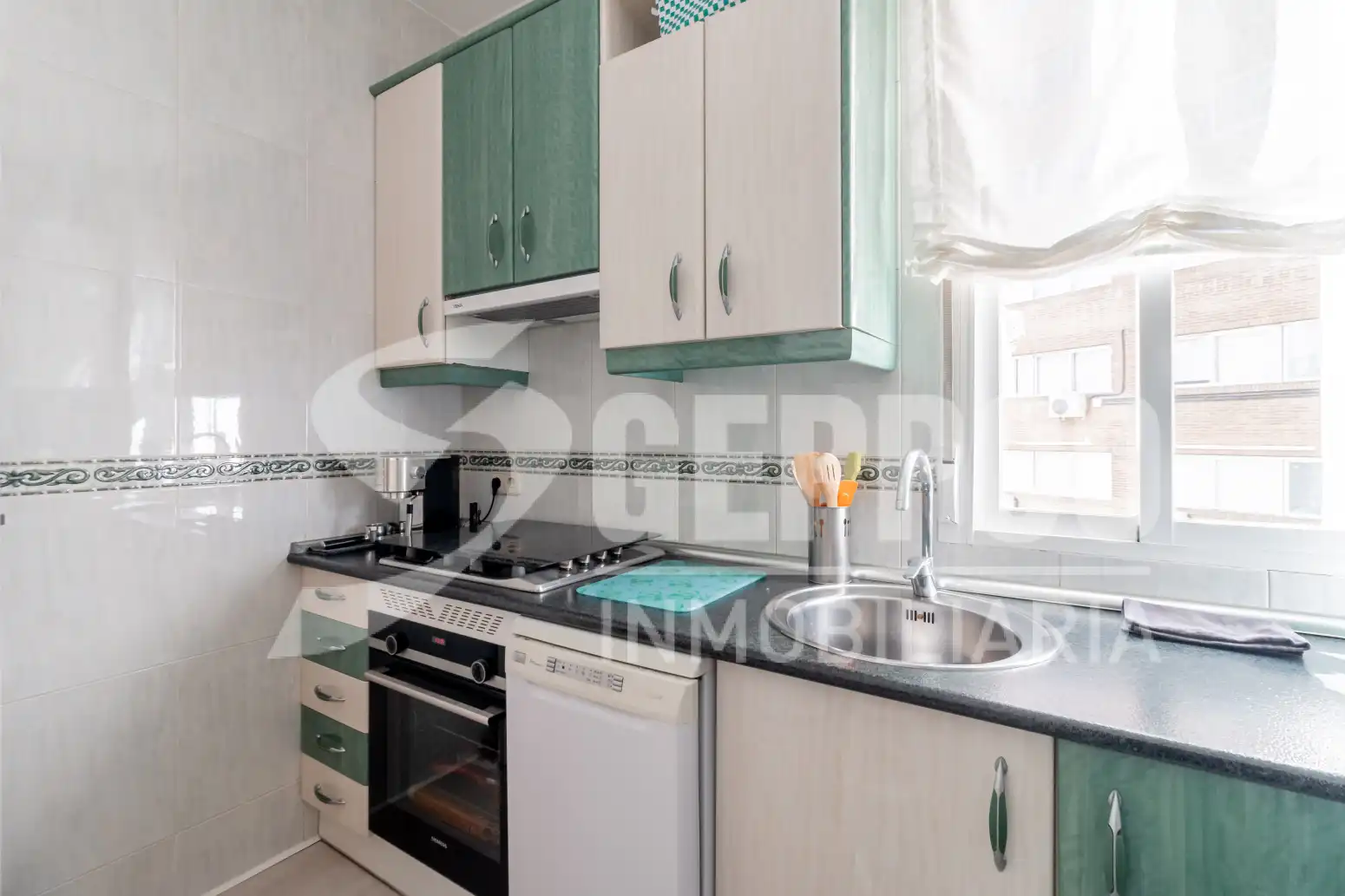 Kitchen of Flat for sale in Madrid