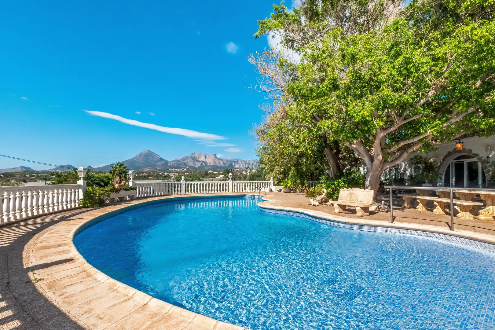 Detached house with pool for sale in Altea ciudad, imagen 2
