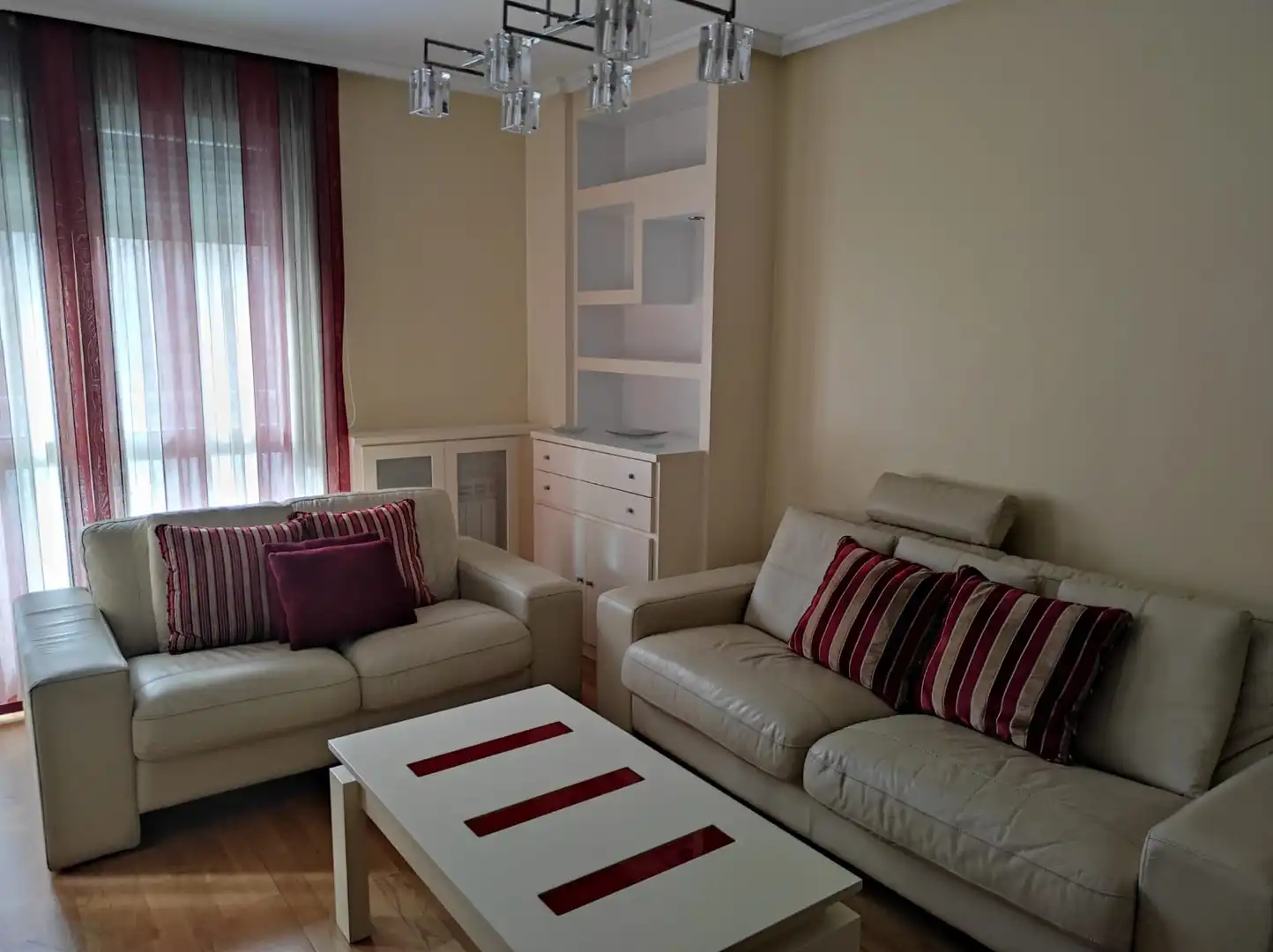 Sala d'estar de Pis de lloguer en Zaragoza amb Aire condicionat, Calefacció i Parquet