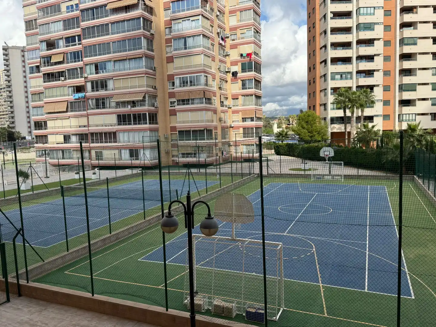 Parking de Apartamento en venta en Benidorm con Aire acondicionado, Jardín privado y Amueblado