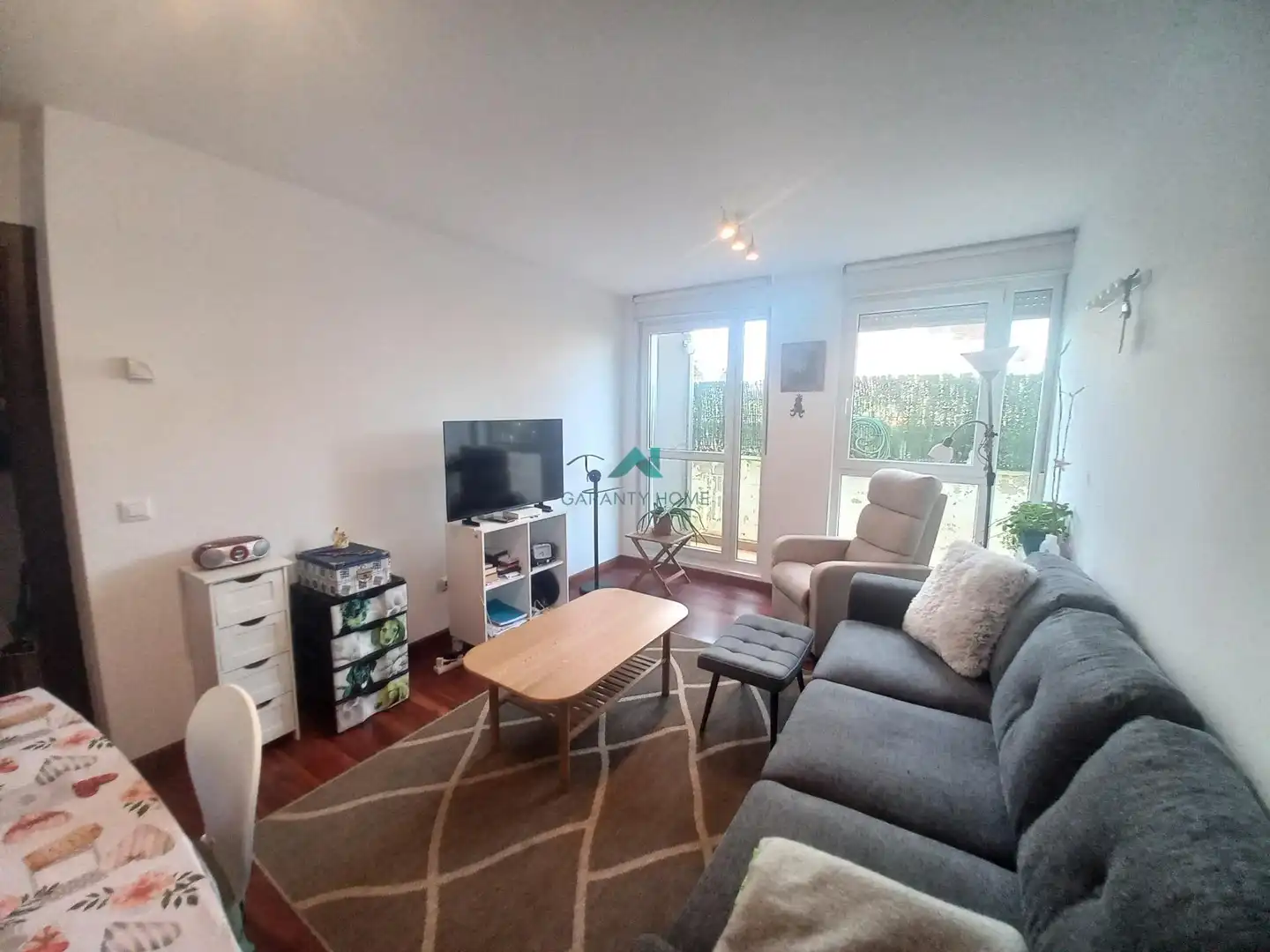 Sala de estar de Planta baja en venta en Bárcena de Cicero con Calefacción, Jardín privado y Parquet