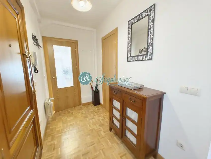 Piso en venta en Segovia con Calefacción, Parquet y Terraza