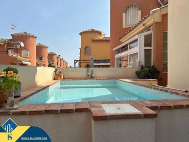 Villa avec piscine à vendre à Orihuela Costa