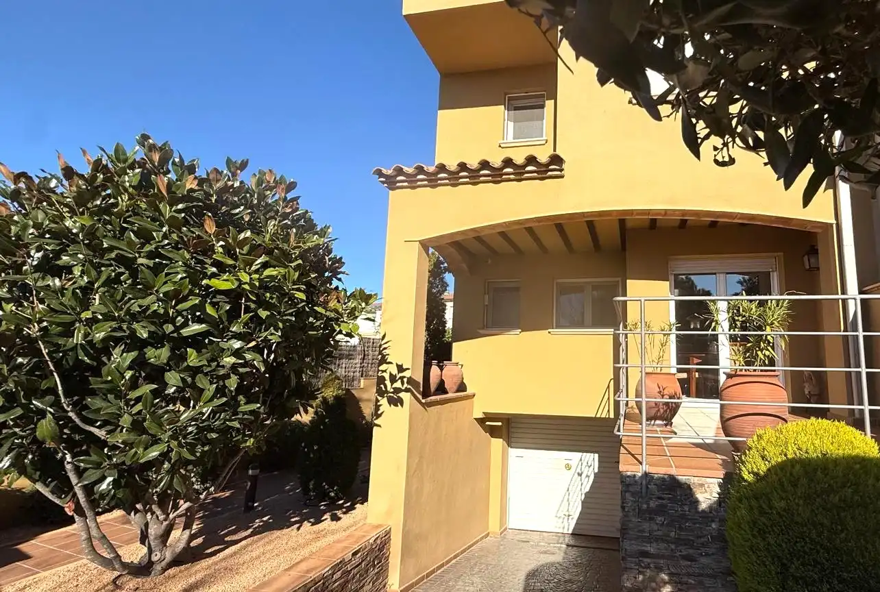 Vista exterior de Casa o xalet en venda en Palafrugell amb Aire condicionat, Calefacció i Jardí privat