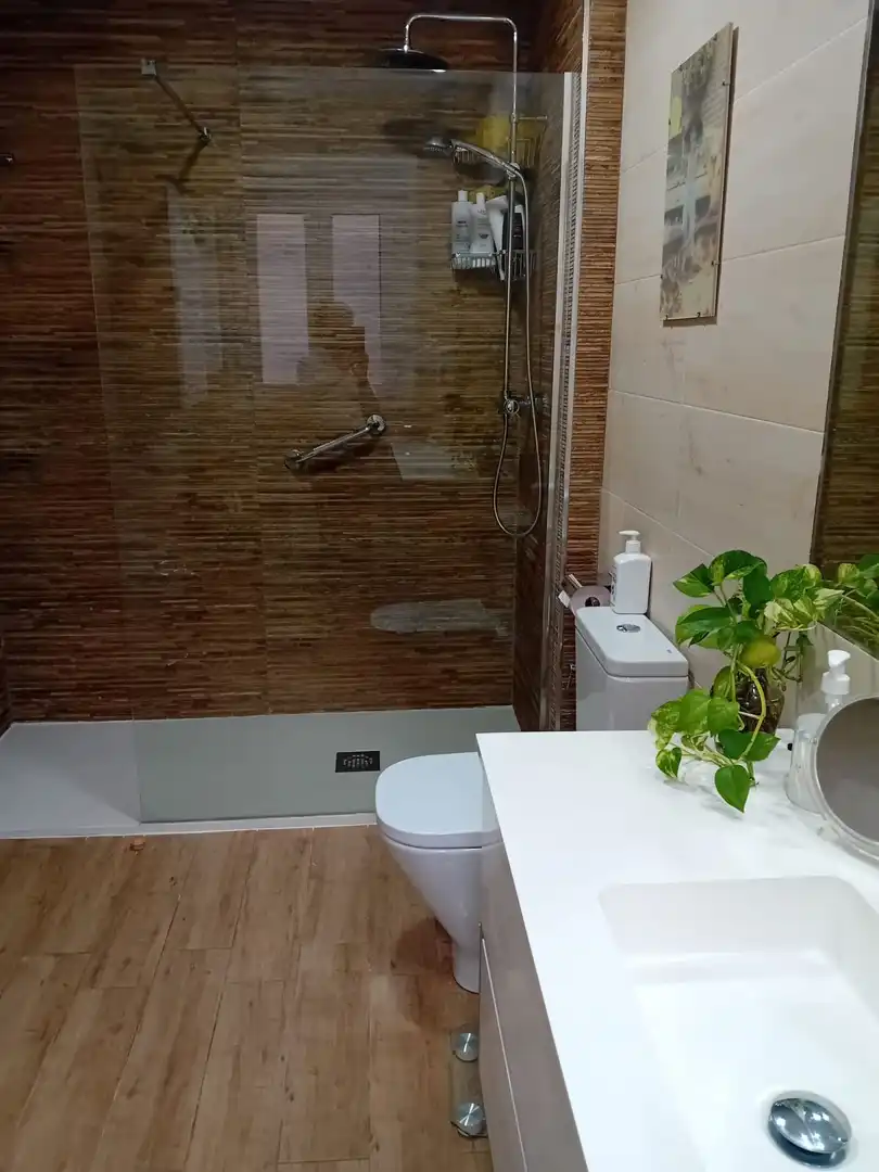 Baño de Piso en venta en Valdepeñas con Aire acondicionado, Calefacción y Terraza