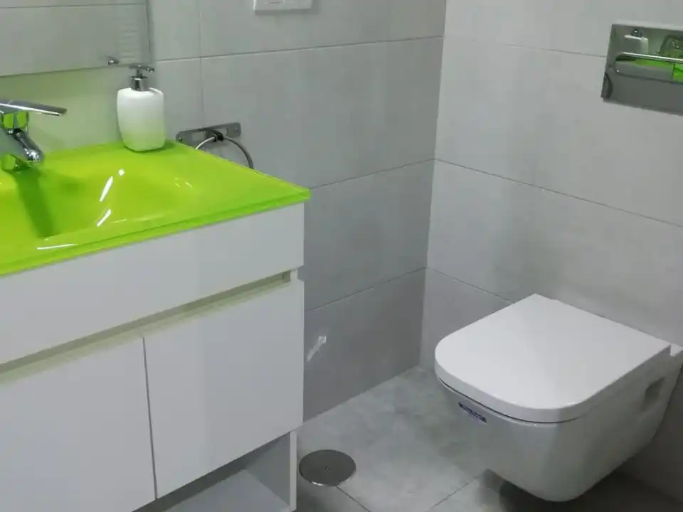 Bany de Estudi de lloguer en Alicante / Alacant amb Aire condicionat, Moblat i Forn