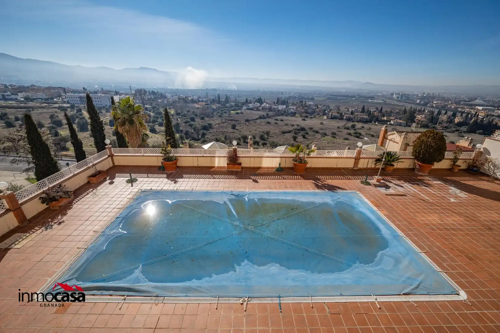 Piscina de Casa adosada en venda en Granada amb Terrassa