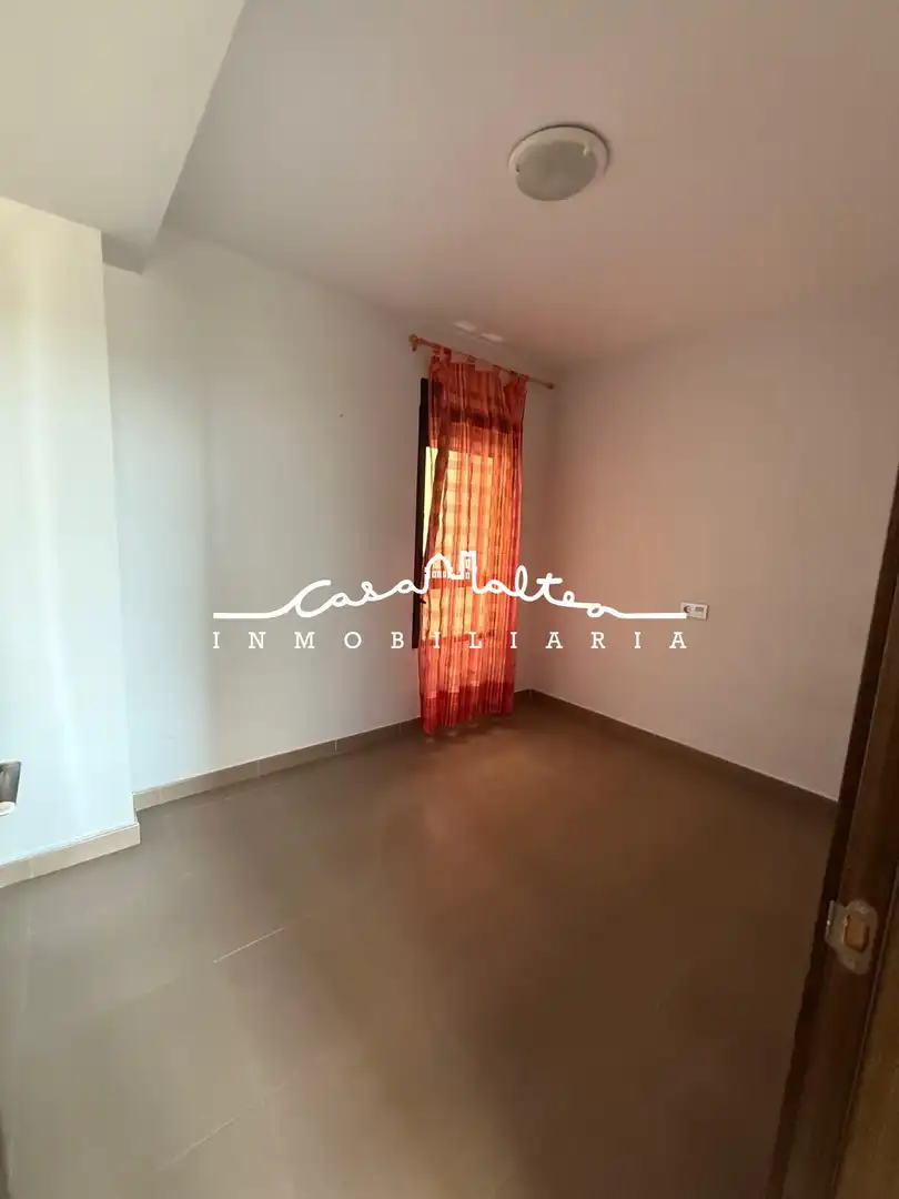 Habitación de Piso en venta en La Nucia con Terraza, Amueblado y Balcón