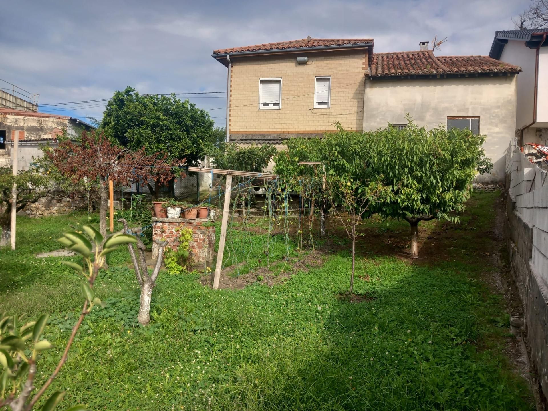 Casa o xalet en venda en Torrelavega  amb Calefacció, Jardí privat i Terrassa