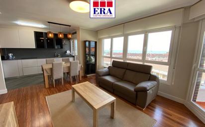Living room of Flat for sale in Castro-Urdiales  with Terrace