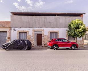 Exterior view of Single-family semi-detached for sale in Villarta de San Juan  with Storage room