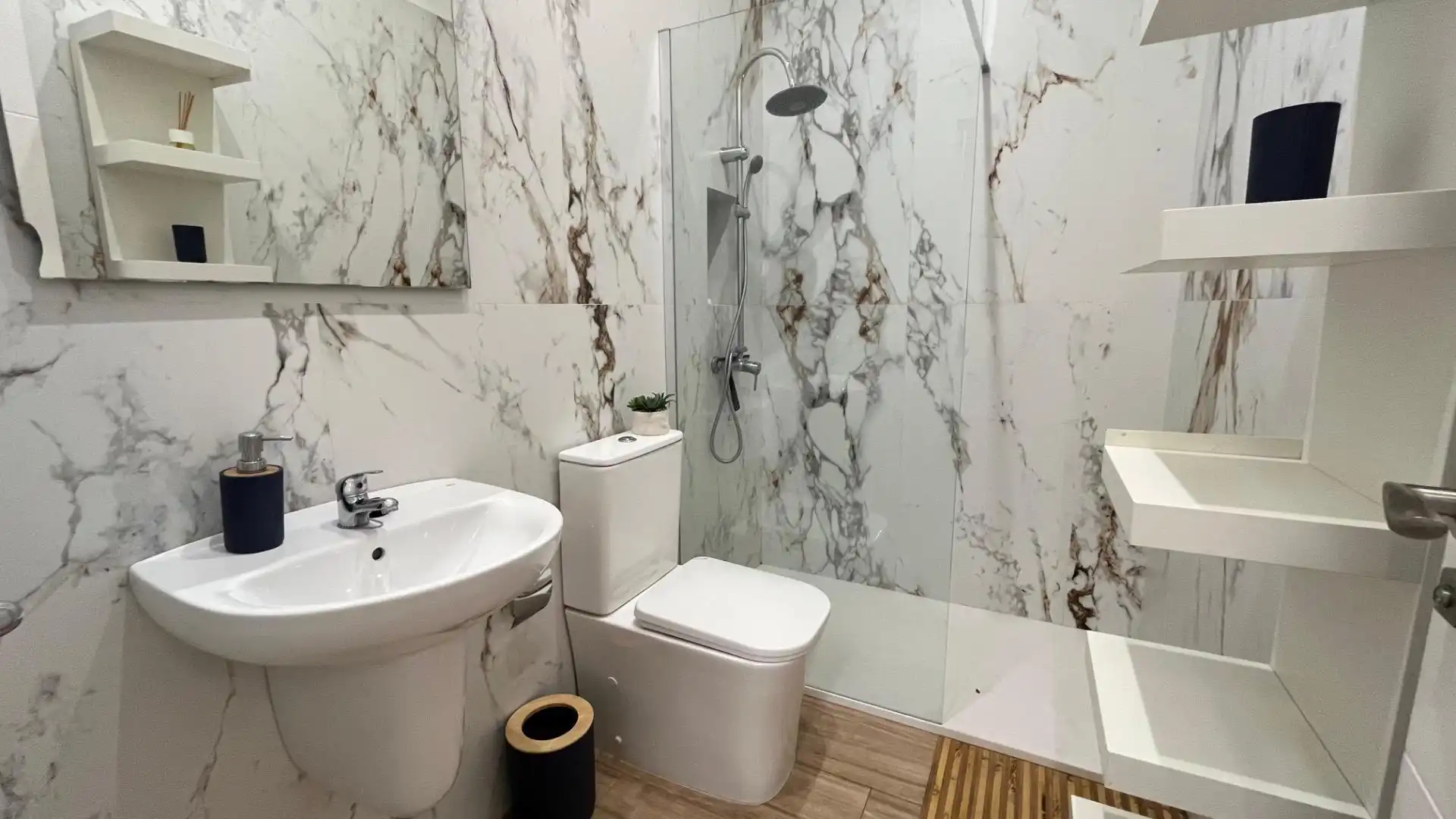 Badezimmer von Erdgeschoss zum Verkauf in Elche ciudad