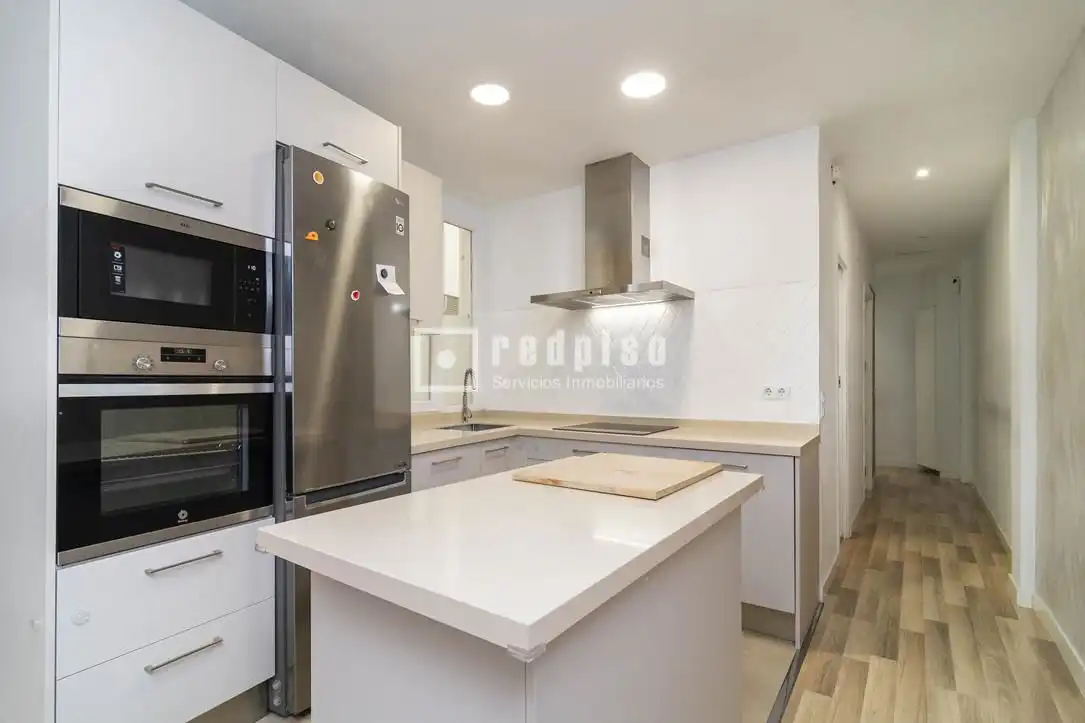 Kitchen of Flat for rent in Madrid  with Air Conditioner, Heating and Parquet flooring