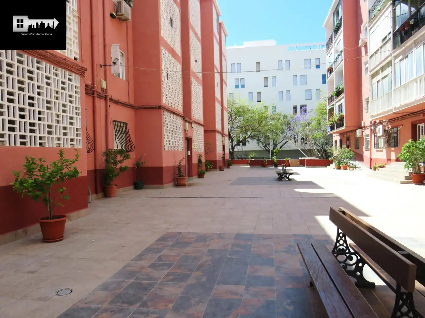 Vista exterior de Piso en venta en Alicante / Alacant con Aire acondicionado y Amueblado