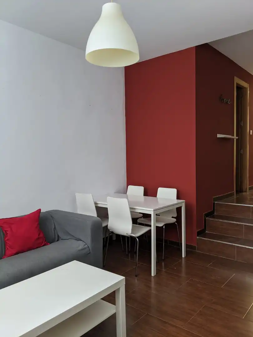 Wohnung zur Miete in Calle Fuente Nueva, Centro - Sagrario
