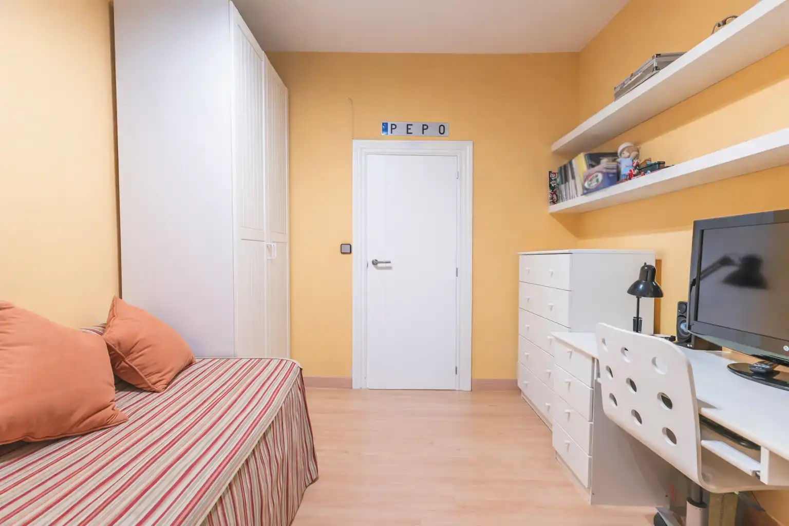 Bedroom of Flat for sale in Madrid  with Air Conditioner, Heating and Terrace