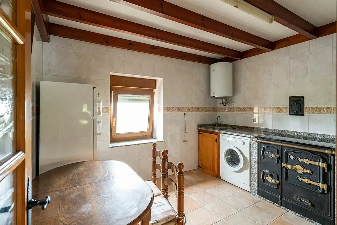 Cocina de Finca rústica en venta en Penagos con Calefacción, Jardín privado y Trastero