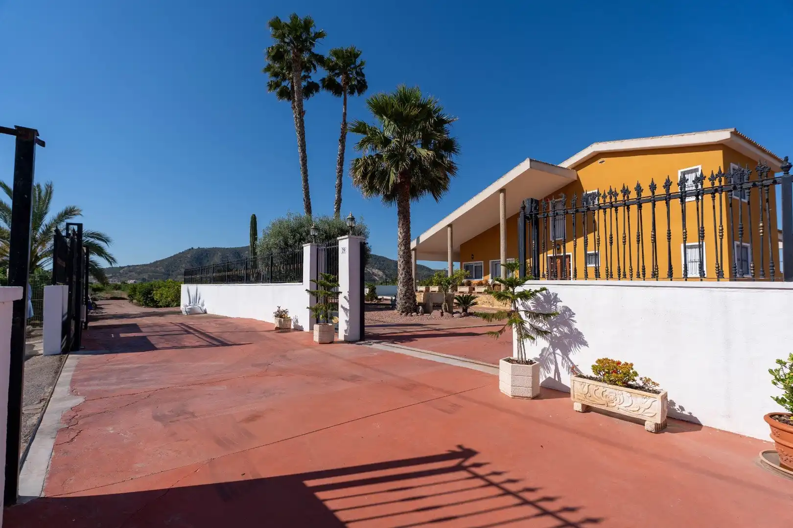 Vista exterior de Finca rústica en venda en Orihuela amb Calefacció, Jardí privat i Terrassa