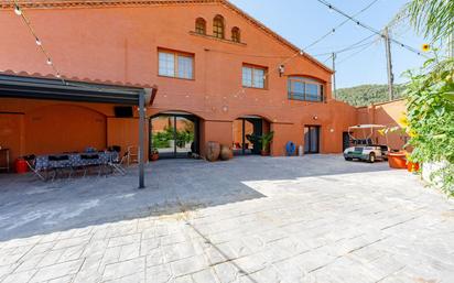 Exterior view of Building for sale in El Vendrell