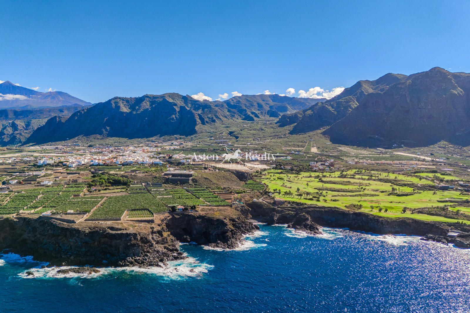 Vista exterior de Casa o xalet en venda en Buenavista del Norte amb Calefacció, Terrassa i Traster
