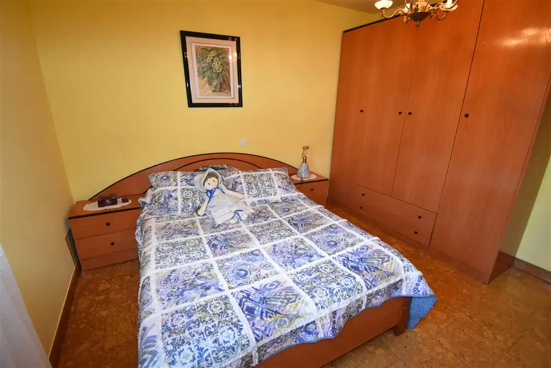 Habitación de Casa adosada en venta en Noja con Calefacción, Terraza y Amueblado