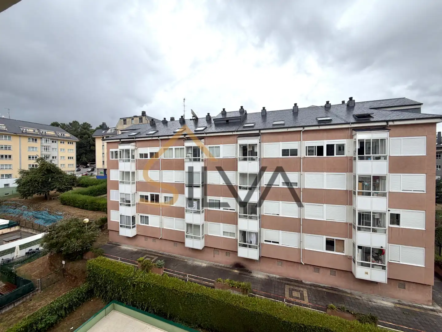 Vista exterior de Pis en venda en Lugo amb Calefacció, Parquet i Moblat