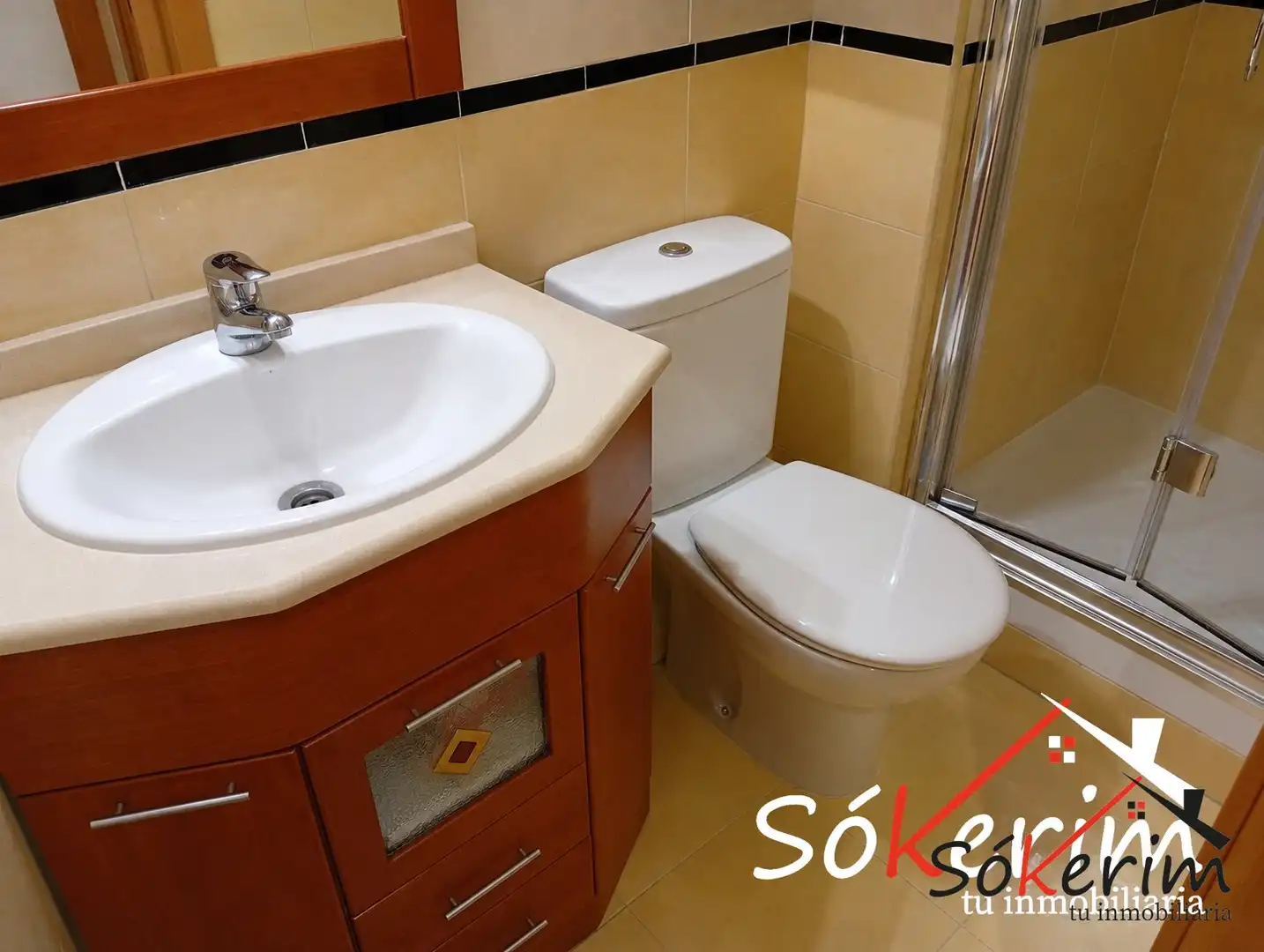 Baño de Piso en venta en Alcalá de Henares con Aire acondicionado, Calefacción y Trastero