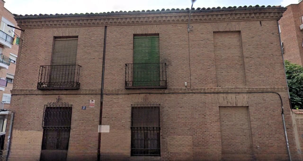 Exterior view of Building for sale in Alcalá de Henares
