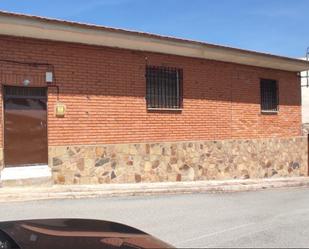 Vista exterior de Casa adosada en venda en Los Cortijos 