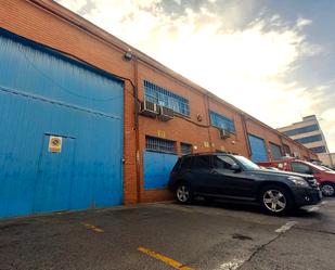 Vista exterior de Nau industrial en venda en Alcobendas amb Calefacció i Alarma