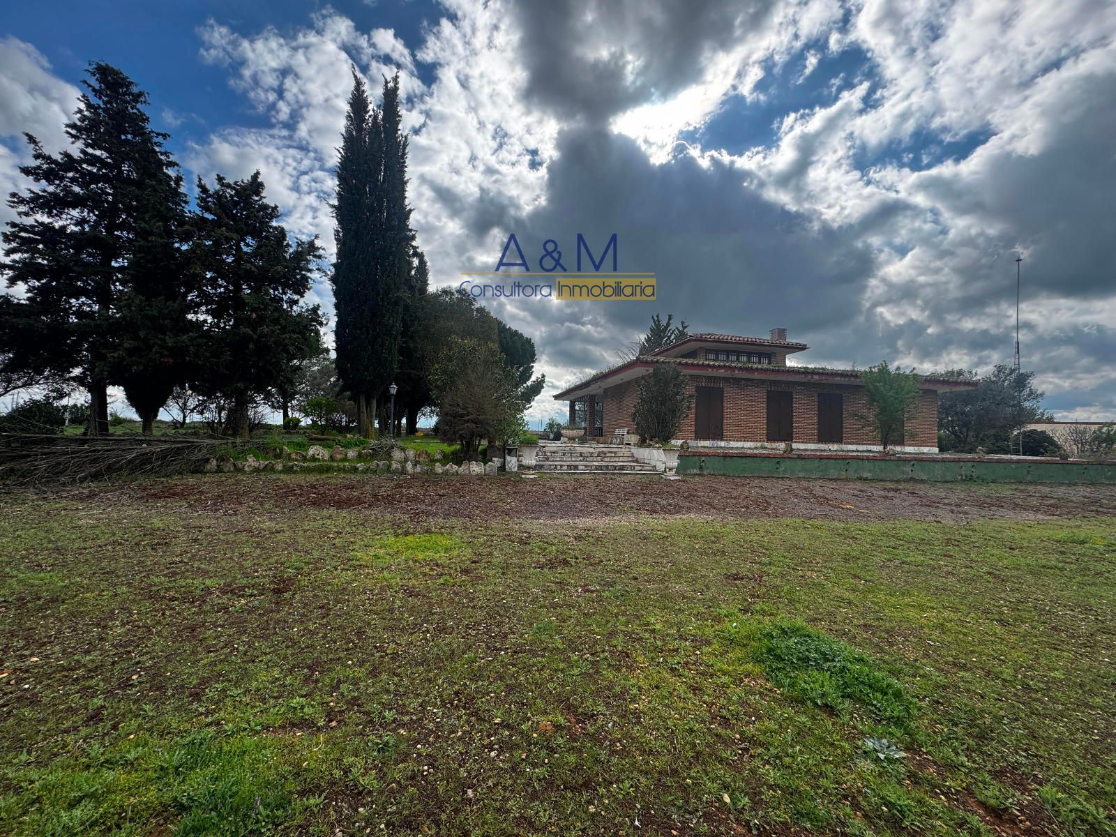 Casa o xalet en venda en Trigueros del Valle amb Calefacció i Jardí privat