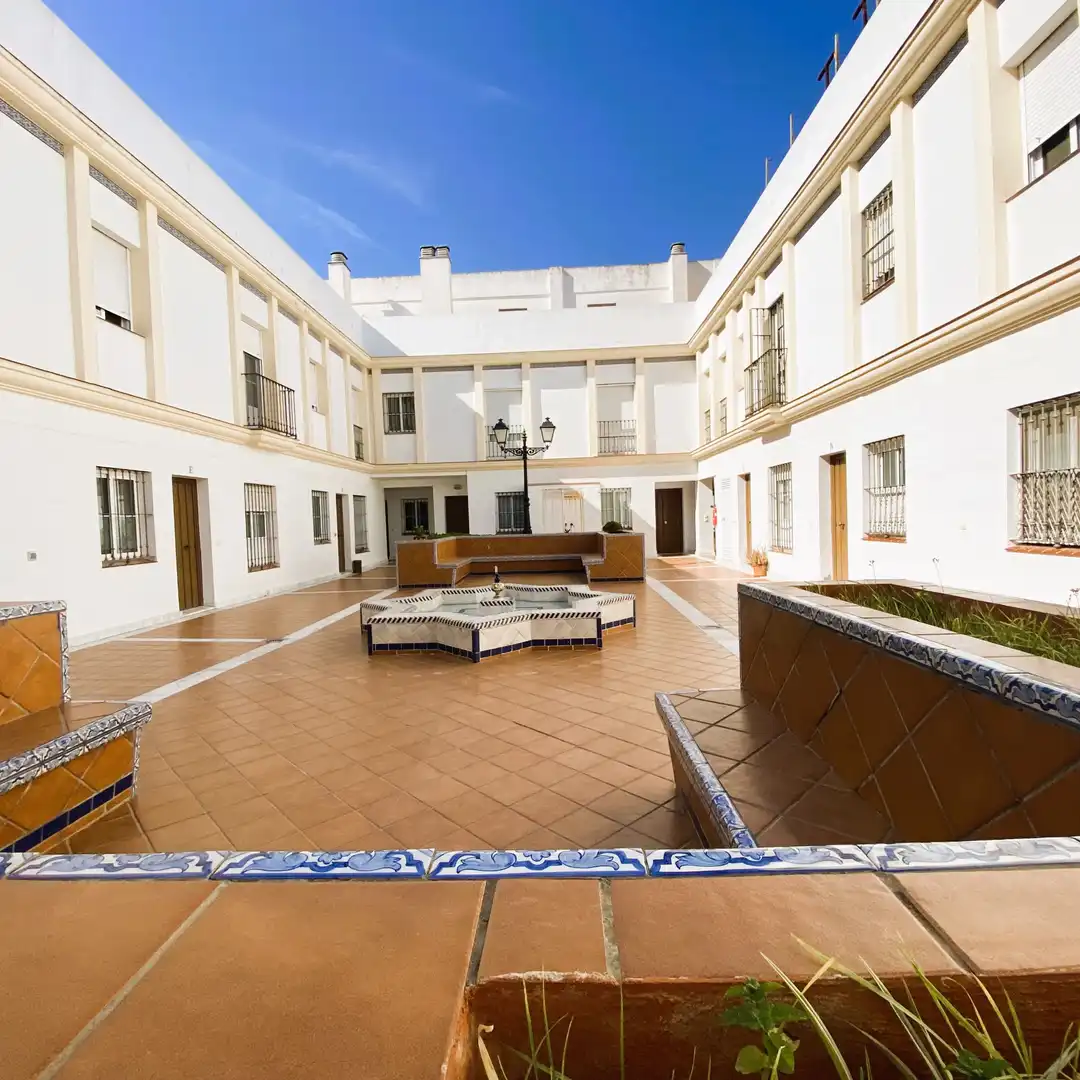 Vista exterior de Casa adosada en venta en Dos Hermanas con Aire acondicionado, Parquet y Trastero