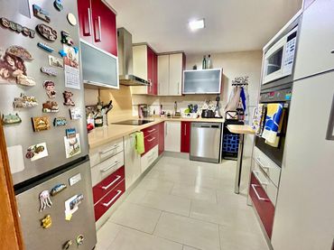 Flat with balcony for sale in Pla - Carolinas