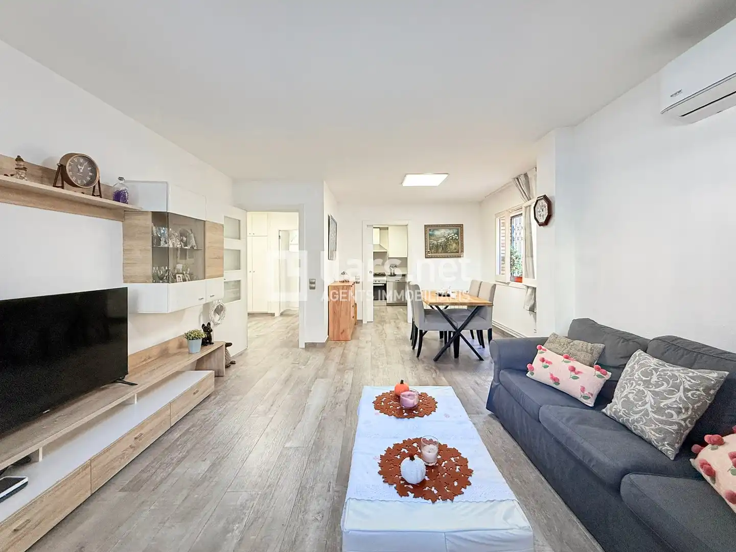 Sala de estar de Planta baja en venta en Vilanova i la Geltrú con Aire acondicionado y Calefacción