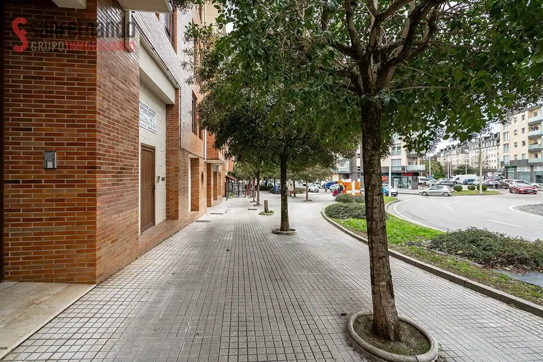 Vista exterior de Local en venta en Torrelavega 
