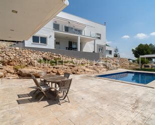 Vista exterior de Casa o xalet de lloguer en Alberic amb Aire condicionat, Terrassa i Piscina