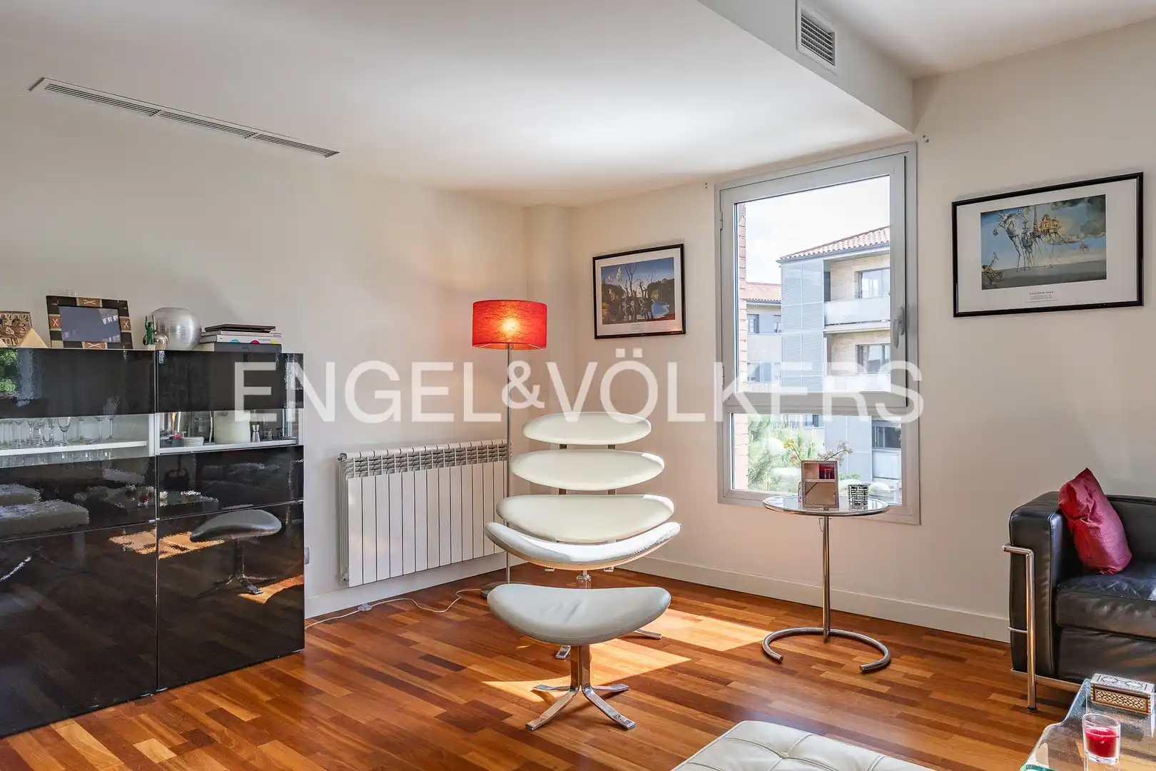 Sala d'estar de Pis en venda en Sant Cugat del Vallès amb Aire condicionat, Calefacció i Parquet