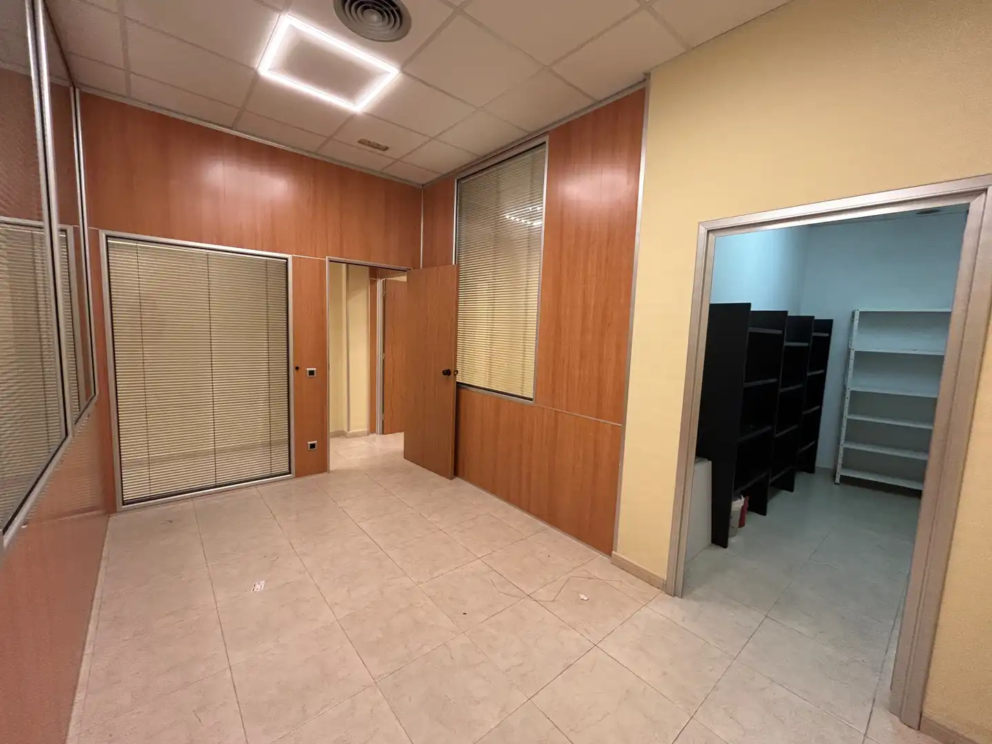 Business premises for sale in Carrer de Pere Badia, imagen 13
