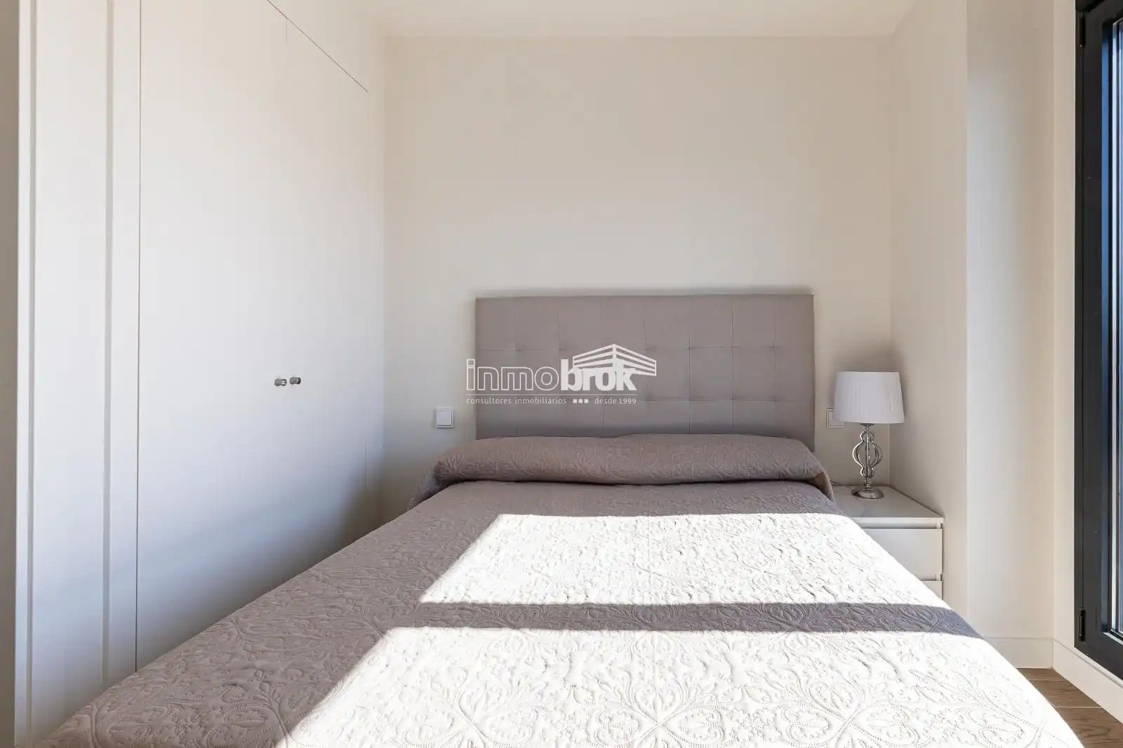 Habitación de Piso de alquiler en Madrid con Aire acondicionado, Trastero y Piscina