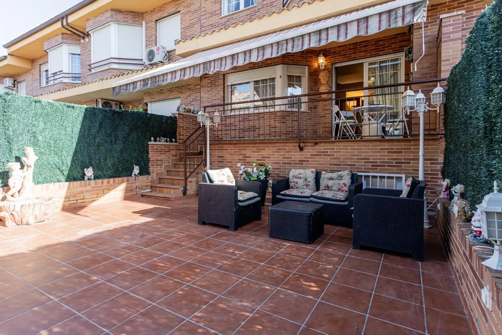 Terrassa de Casa adosada en venda en Valdemoro amb Calefacció, Traster i Piscina comunitària