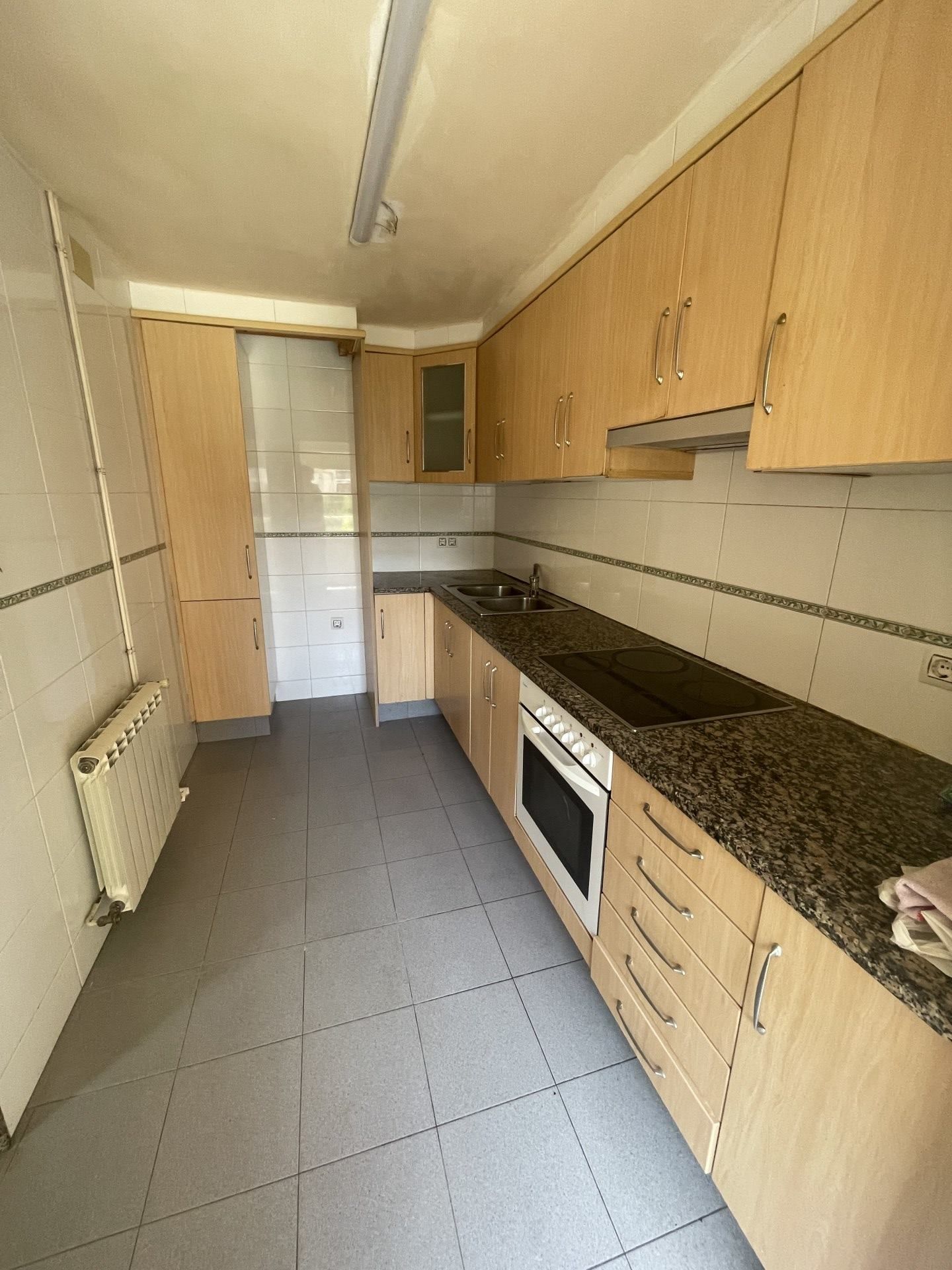 Kitchen of Flat to rent in Salt  with Heating