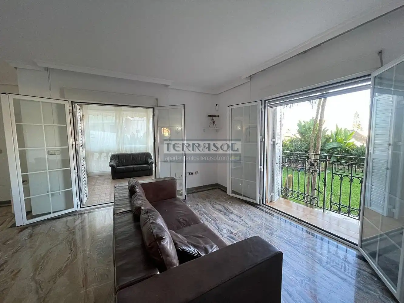 Sala d'estar de Casa o xalet en venda en Vélez-Málaga amb Aire condicionat, Calefacció i Terrassa