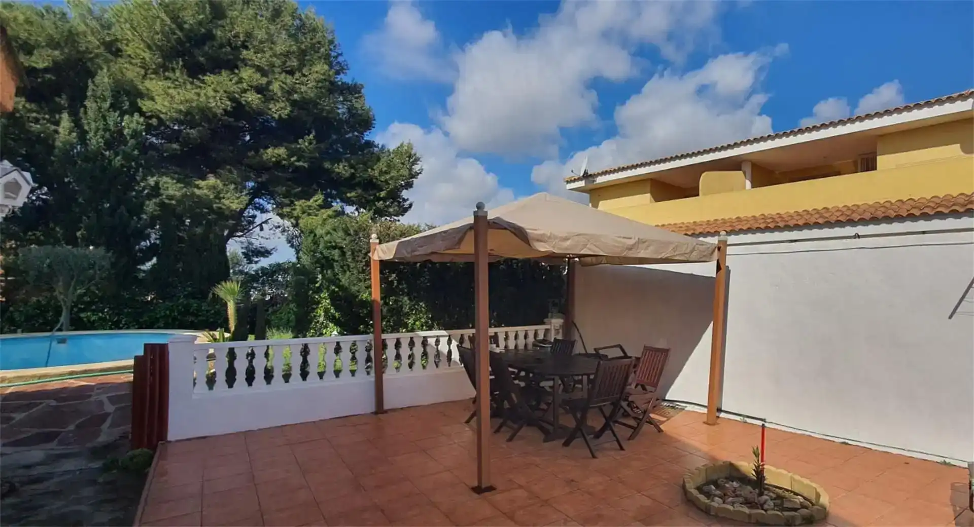 Terrassa de Casa o xalet en venda en La Pobla de Vallbona amb Aire condicionat, Piscina i Balcó
