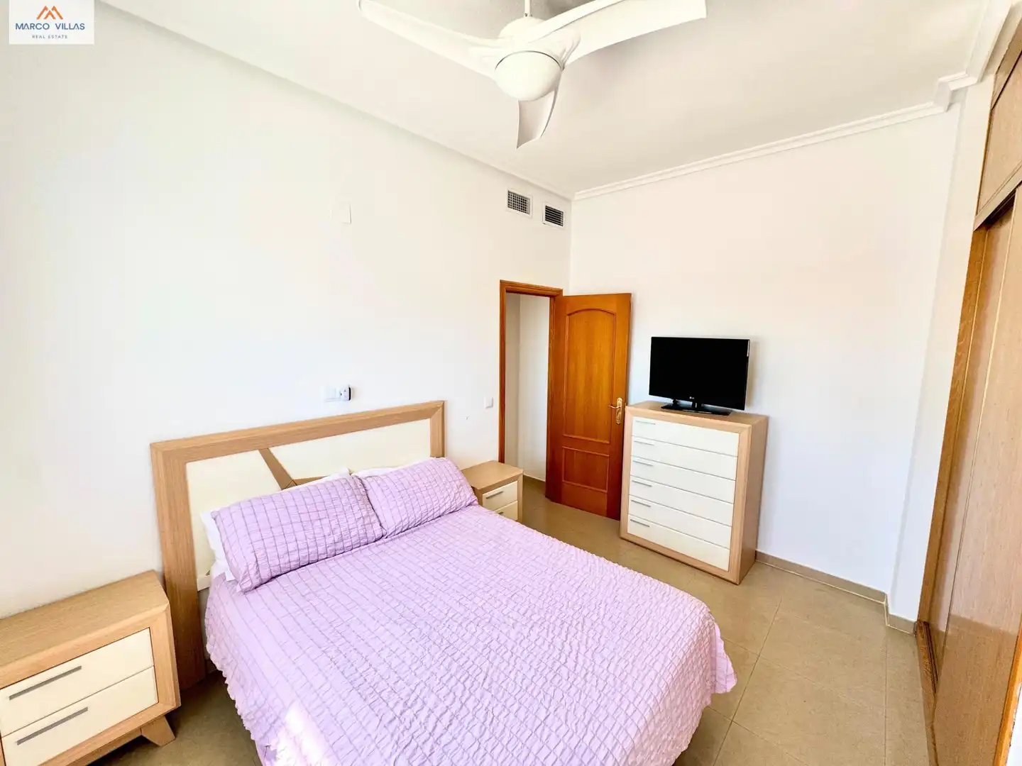 Dormitori de Casa o xalet en venda en San Fulgencio amb Aire condicionat, Jardí privat i Piscina